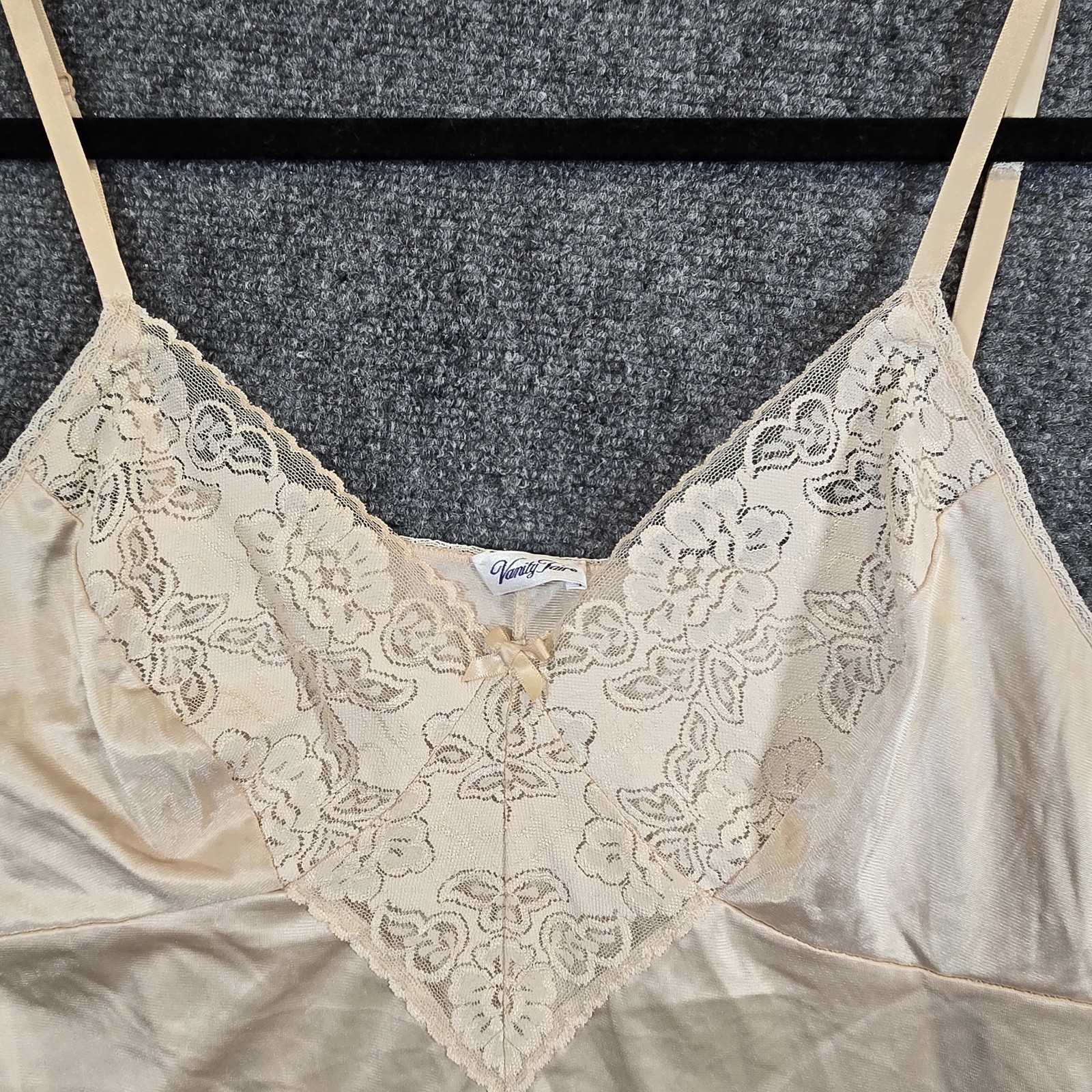 Vtg Y2k Vanity Fair Sexy Beige Satin Floral Lace Camisole Top Sz 40 Romantic