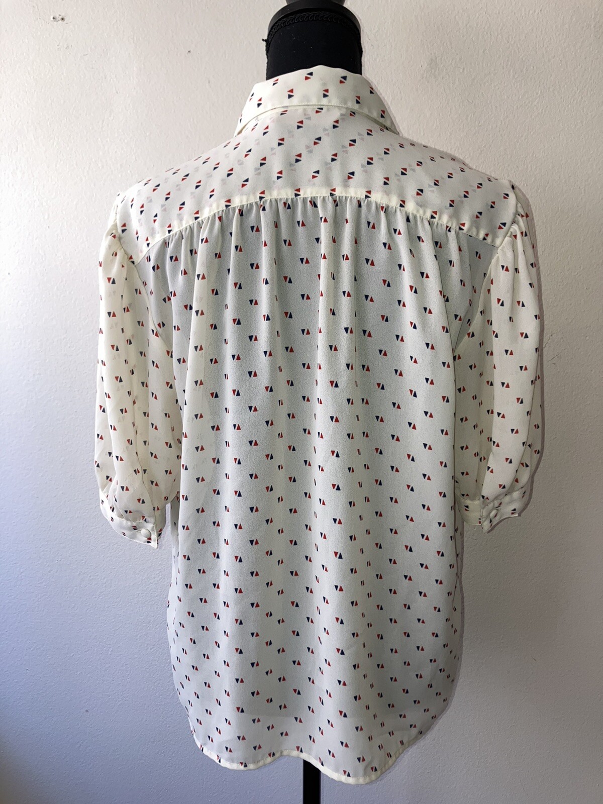 Vintage ’80s Laura & Jayne Short Sleeve Button Down Blouse Sheer Geometric Large