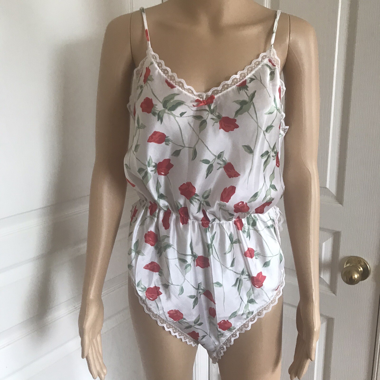 VTG White Rose Floral Romper Playsuit Teddy Lace Bodysuit High Cut Satin Size M