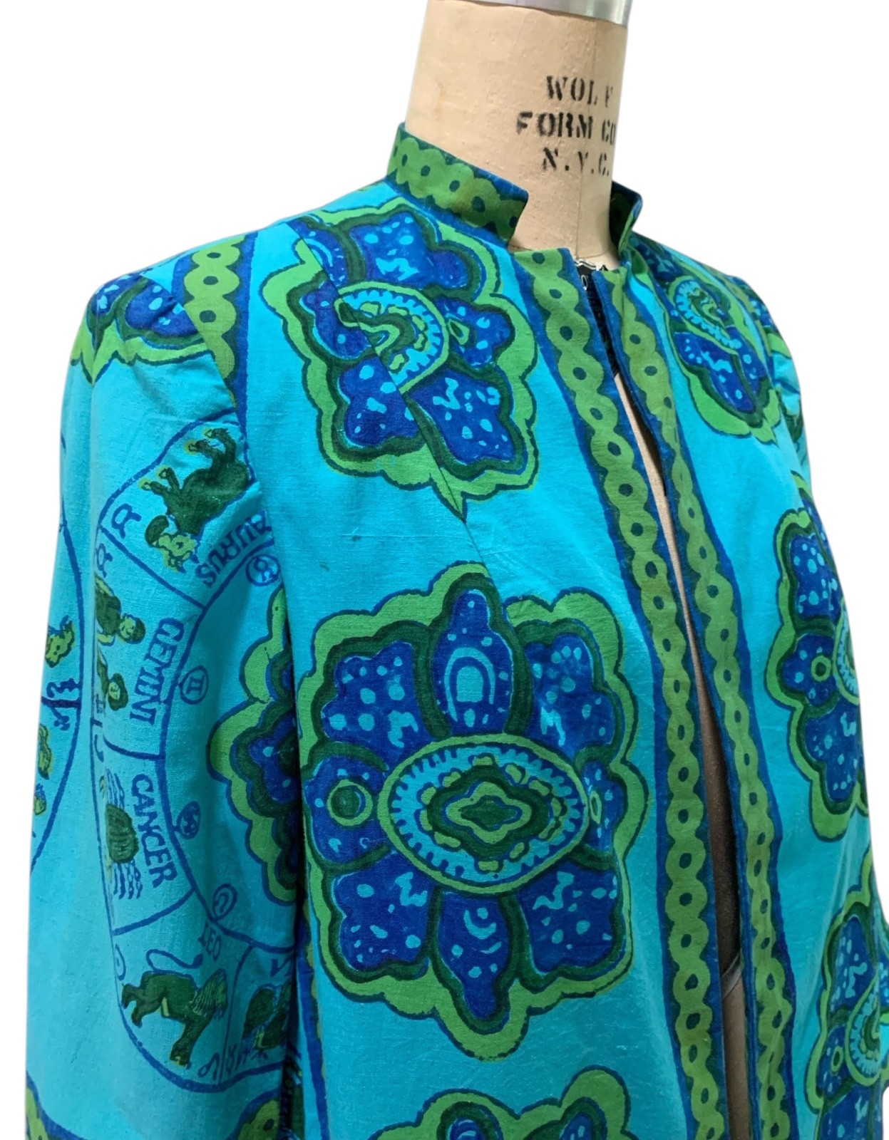 Vintage 60s Women’s ZODIAC PRINT Open Front Cotton Coat Dress Topper – Sz M/L