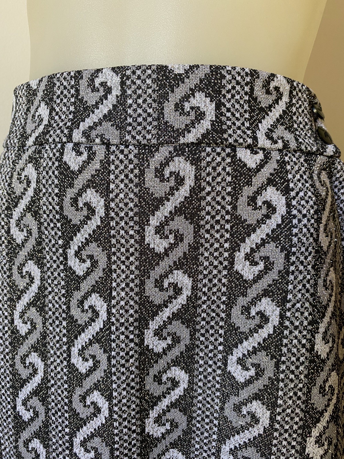 70,s Blk/ Silver Maxi Skirt.Waist 26”,Hip36”Made In England.