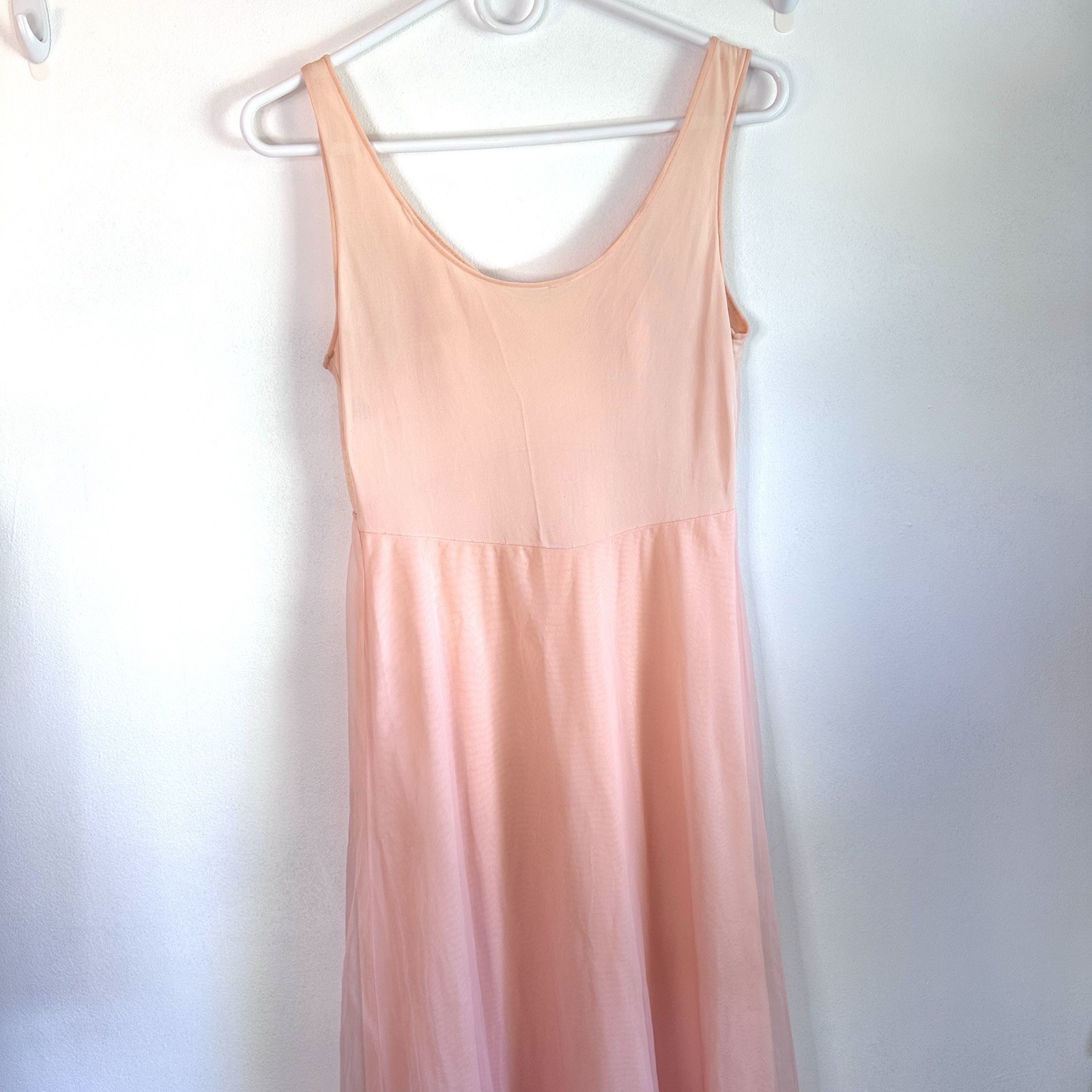 Vintage Miss Elaine Pink Nightgown gown Size Small lace trim timeless Babydoll