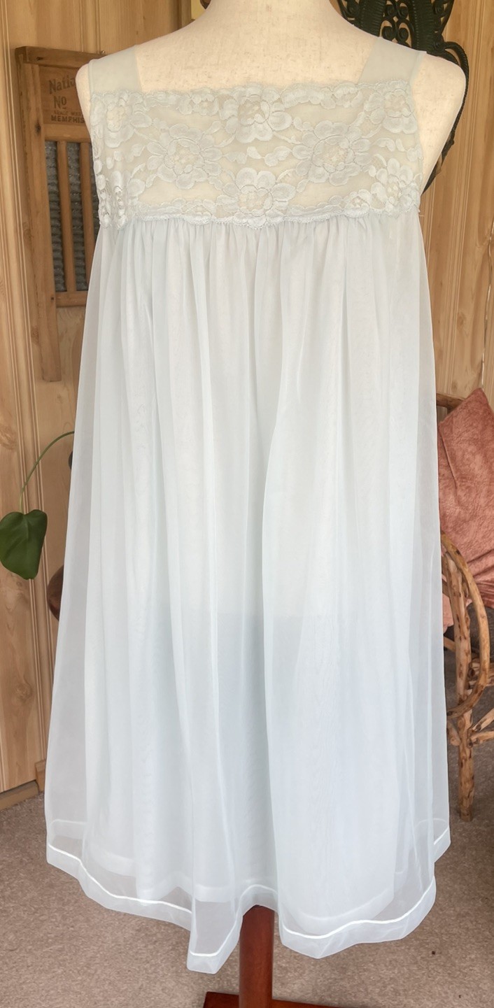 Vtg 60s Henson Kickernick Peignoir Set Medium Light Blue Chiffon Nightie Robe