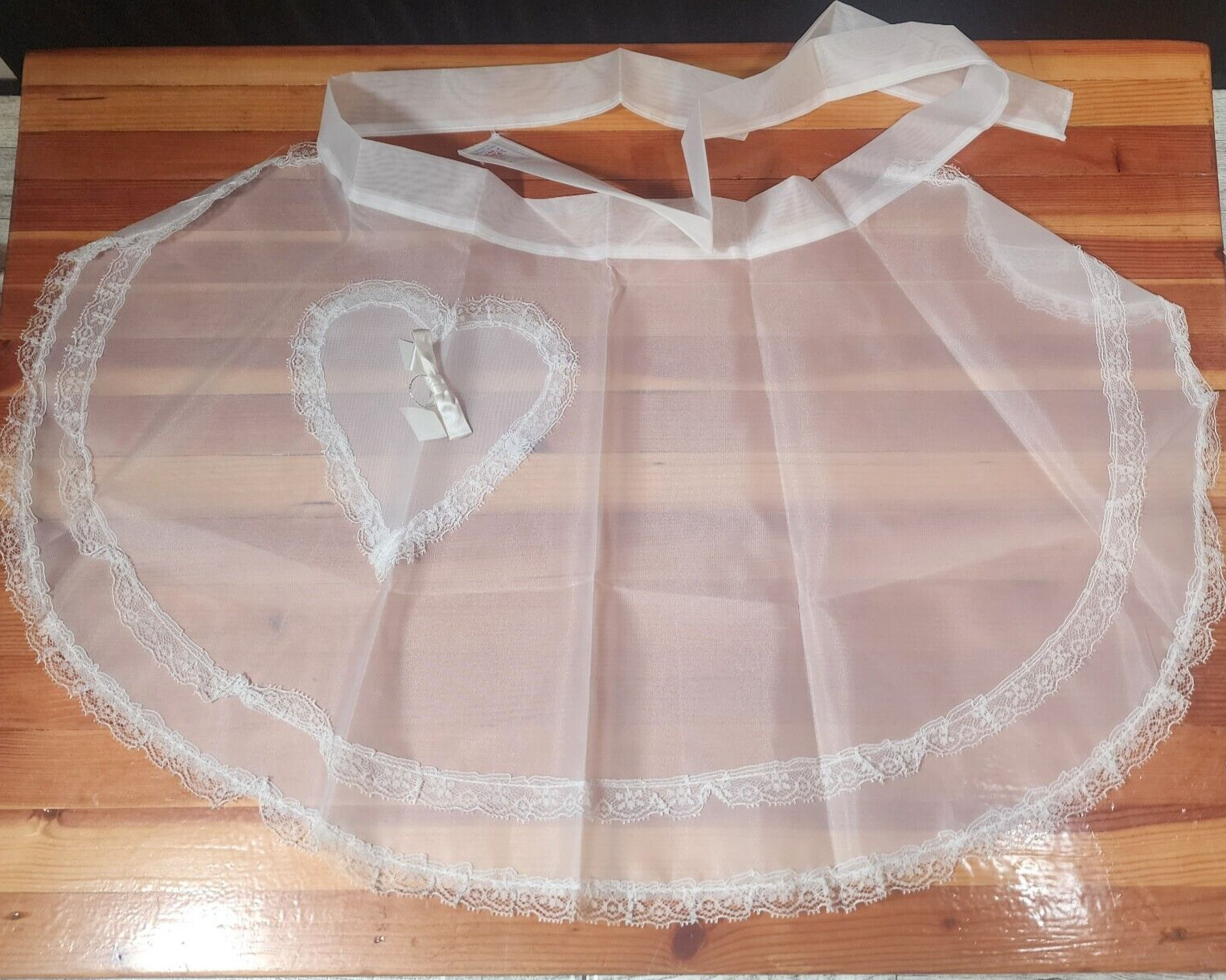 1950’s Half Wedding Apron White Nylon Artistic Creation NIP/NOS Heart Lace V Day