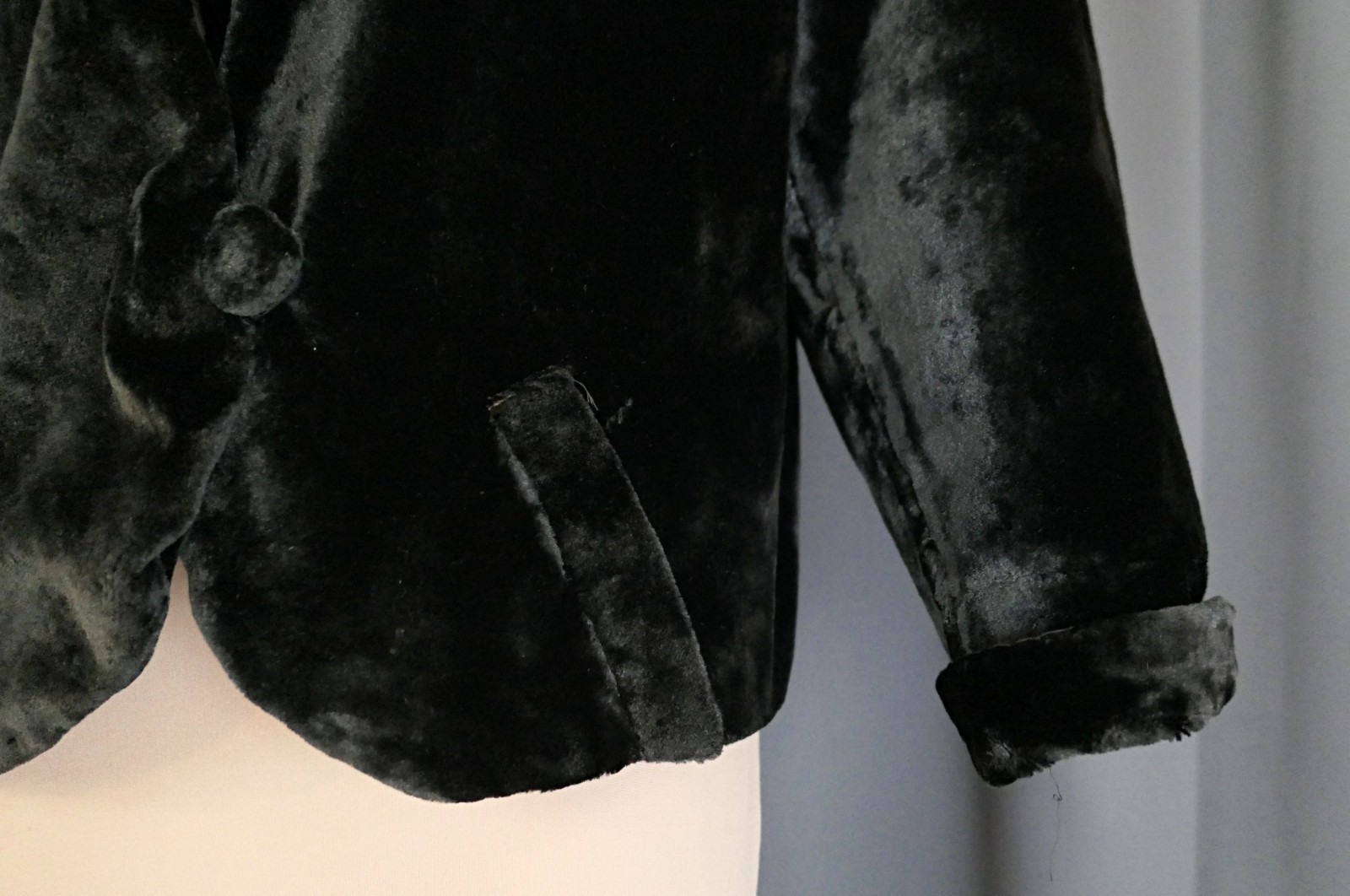 Antique Black Thick Velvet Coat 1800s 1900s, fits 38 inch bust Victorian Jacket