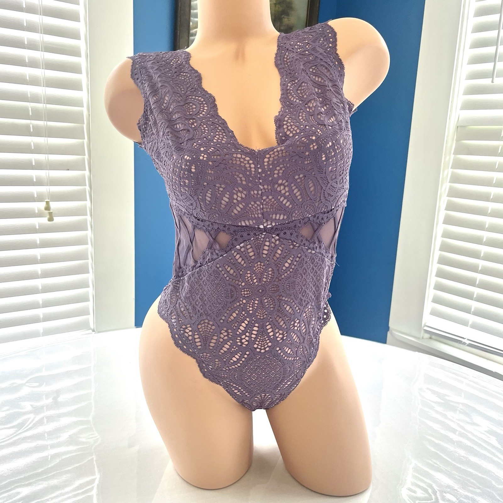 VICTORIA’S SECRET Bodysuit Teddy Romper Purple Stretch Lace Mesh Open Back Sz S