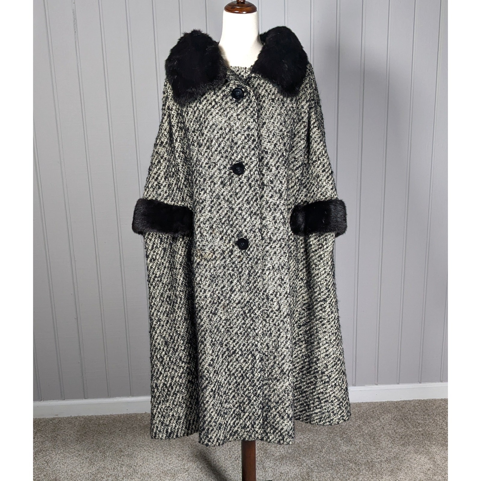 Vintage 1950s/60s CAPE Jacket Black/White Tweed Fur Trim Heavy Coat *FLAWS-READ