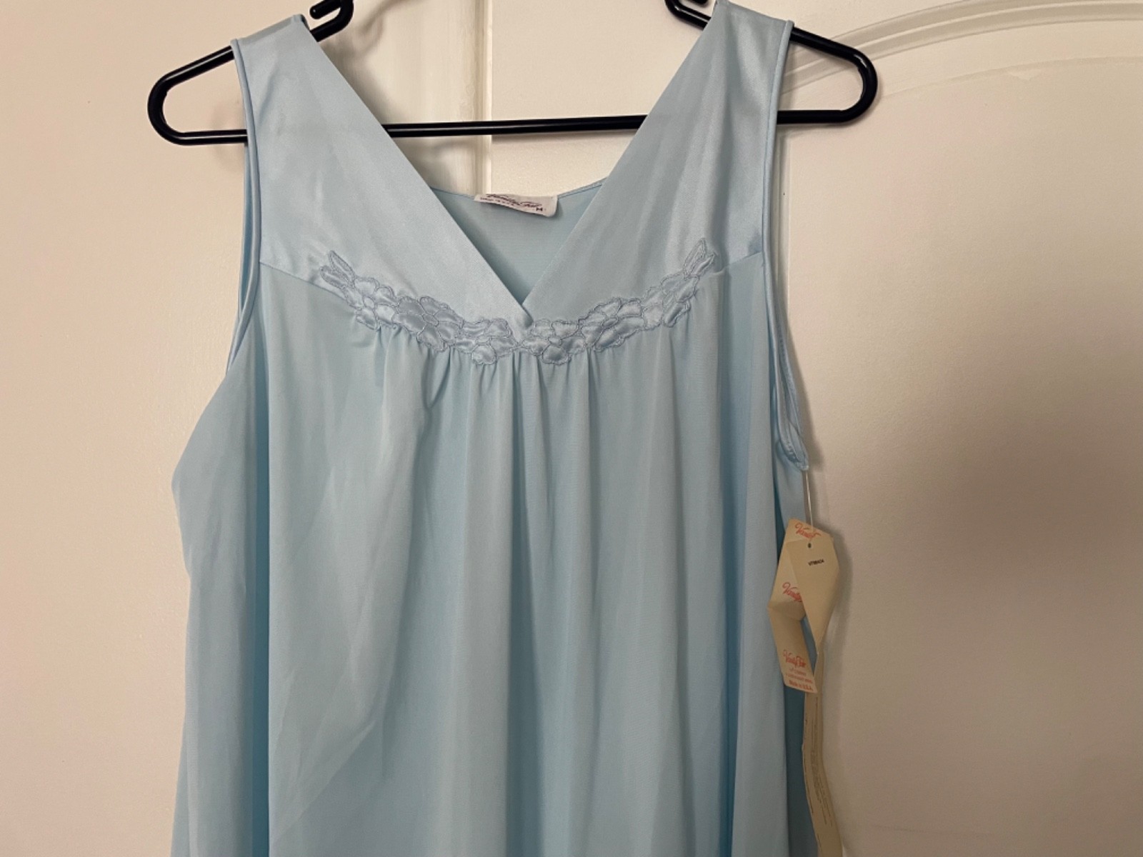 NWT (USA made) Original Vanity Fair Nightie Knee Length Med
