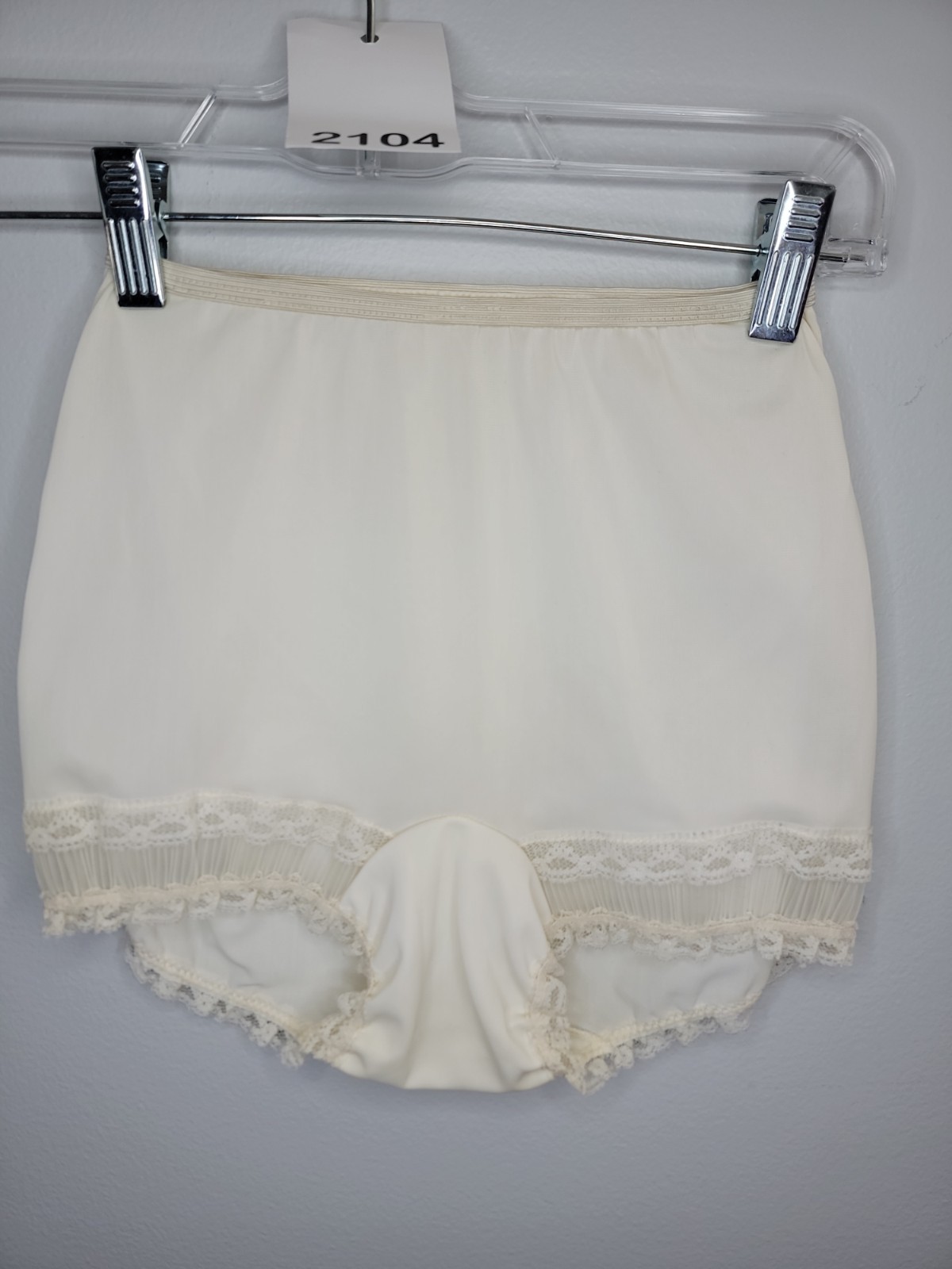 Vintage UNIONMADE 100% Nylon White Panties Lace Detail SIze 5