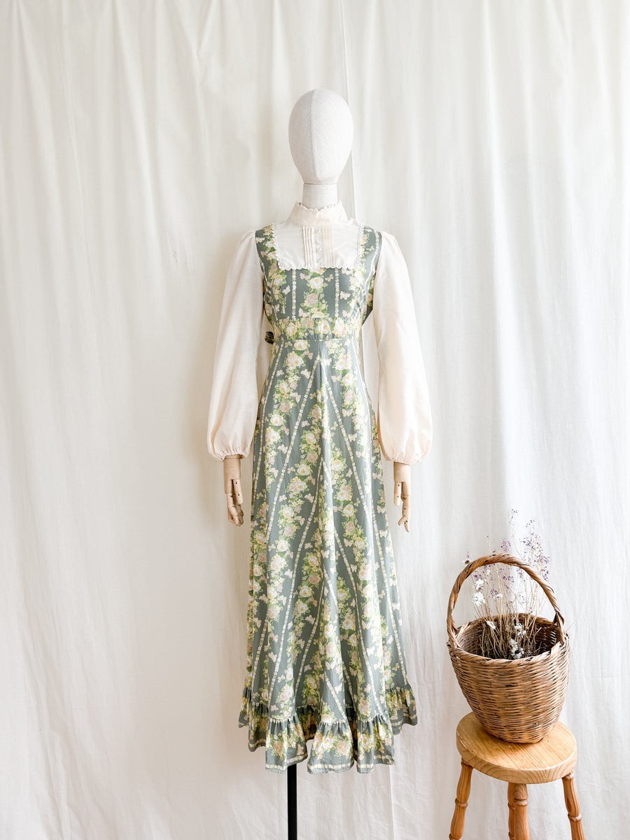 Vintage 70s Butterfly Print Floral Cotton Maxi Green/Ivory Sleeves Lace Dress