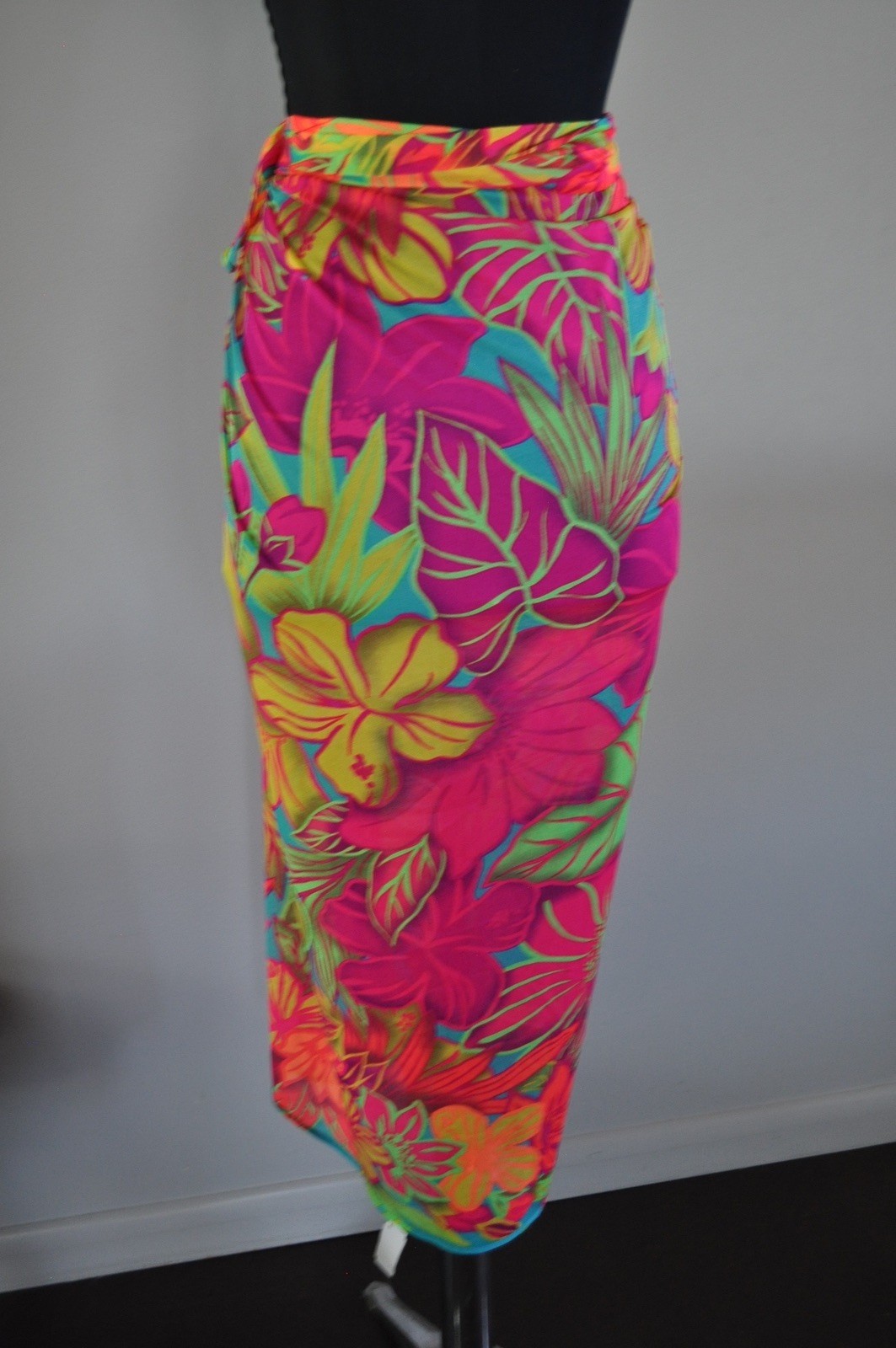 Vintage Sessa Beach Wrap Sarong 100% Nylon NEON Floral made in USA One Size