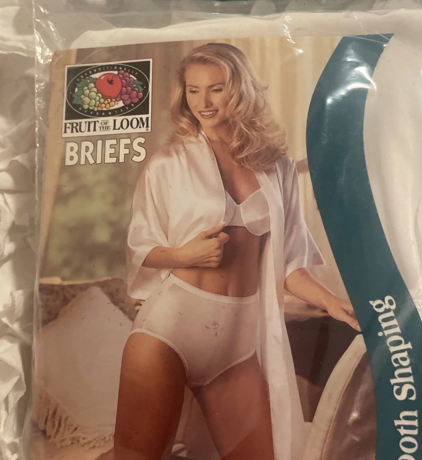 Vintage Fruit of the Loom „Smooth Shaping 2 Pack manufactured in the late 1990s