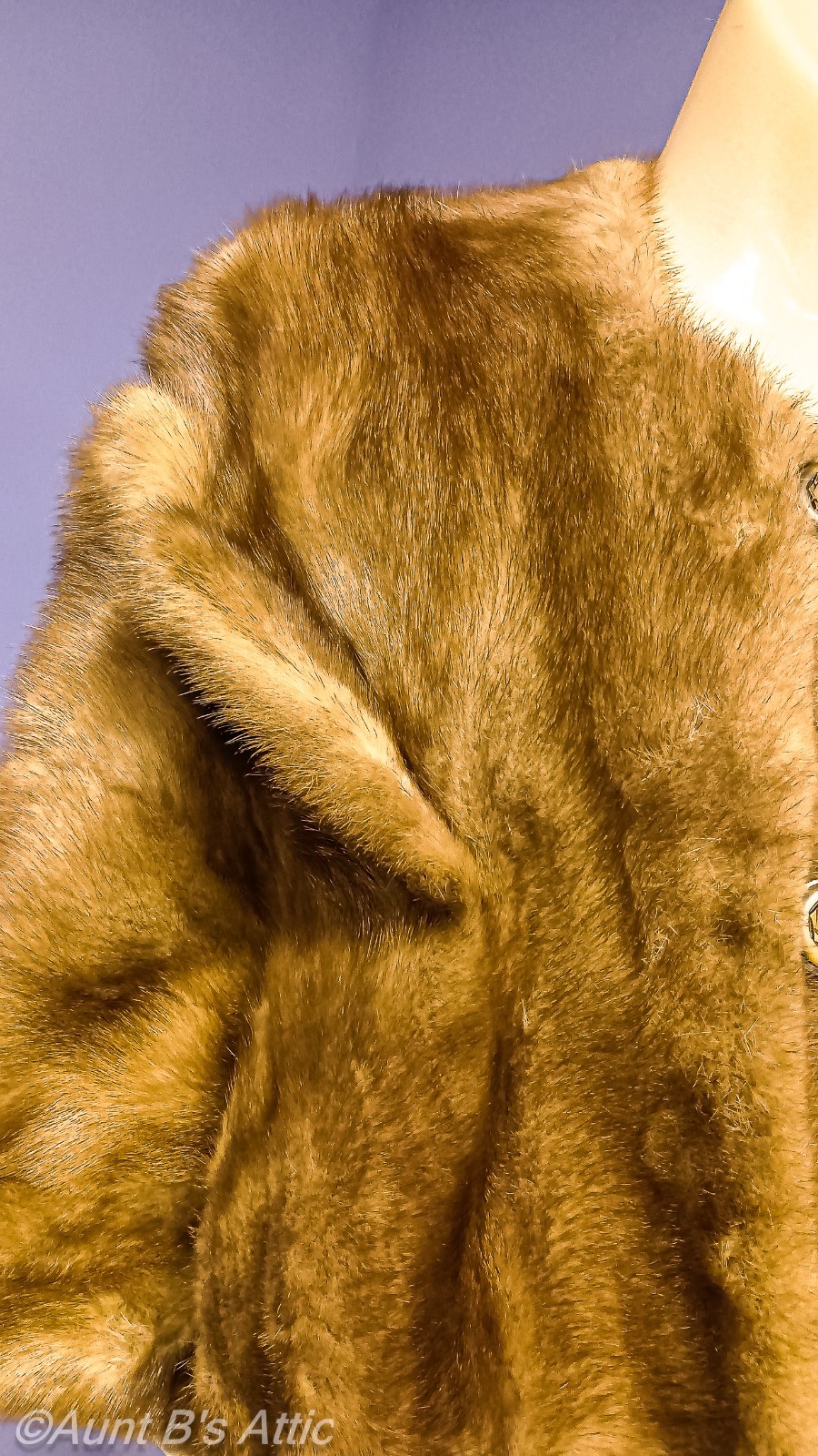 Stunning Luxurious Vintage 50’s-60’s Light Brown Mink Capelet From L.L. Berger S