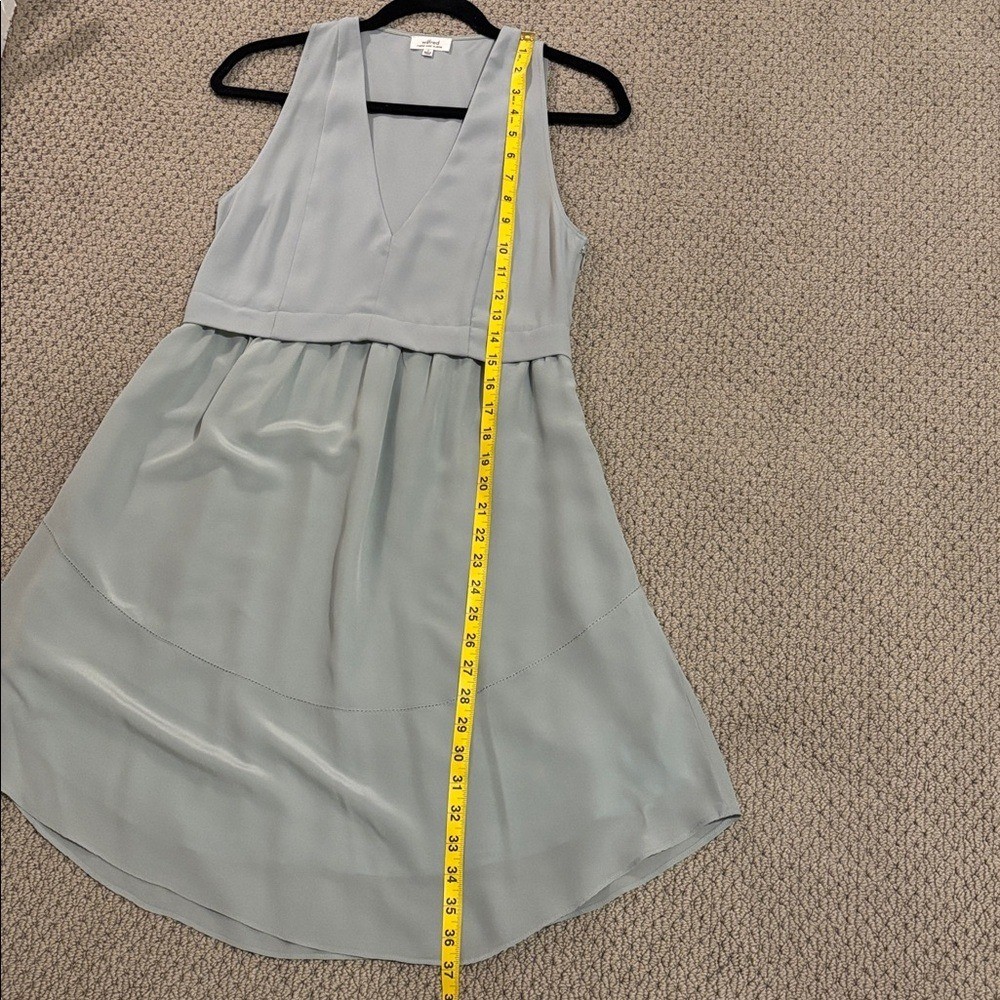 Aritzia Wilfred Vignette Dress Green V-Neck Sleeveless With Pockets 100% Silk