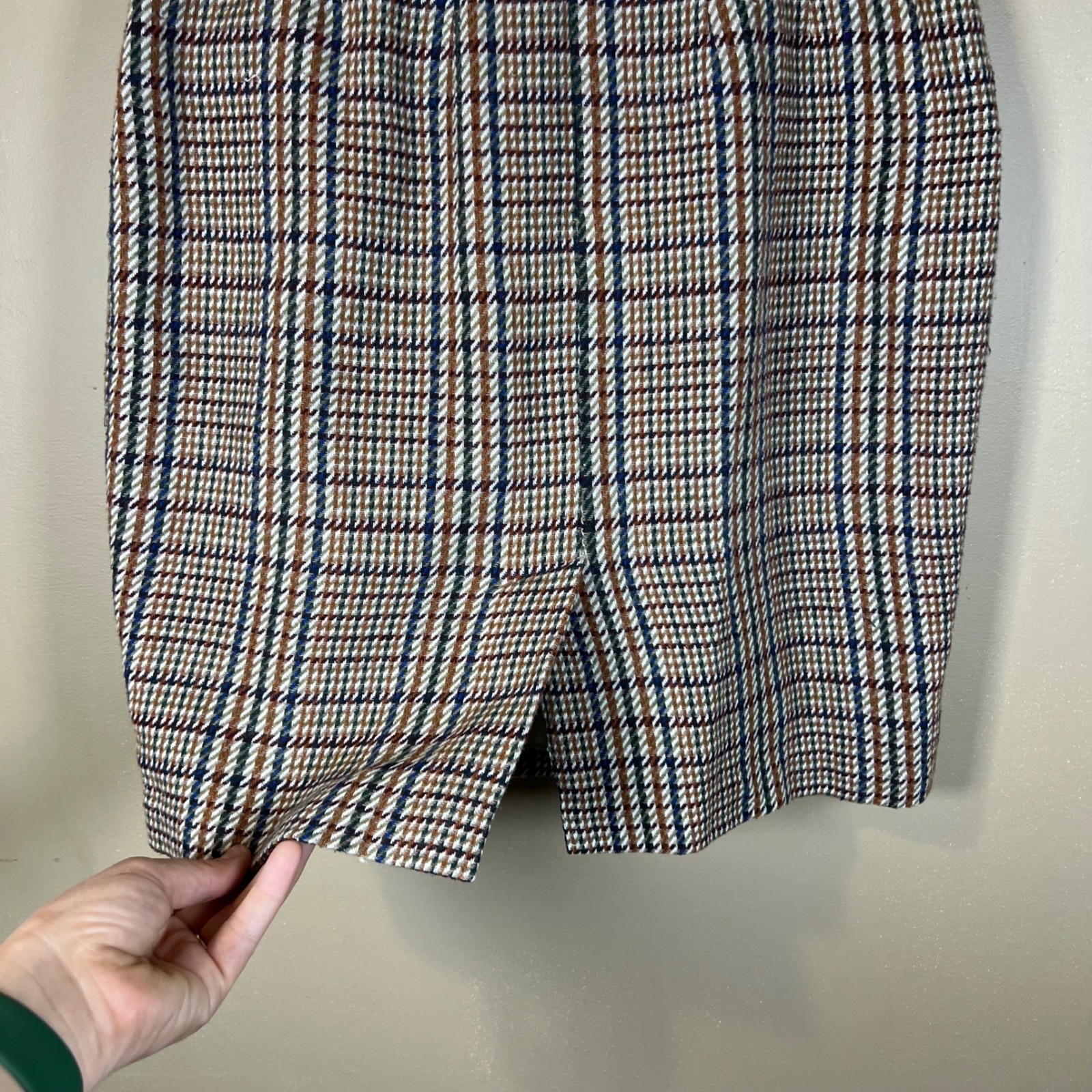 Hugo Buscati Milano Vintage Plaid Skirt Suit Brown Blue Wool Blend Size 8 USA