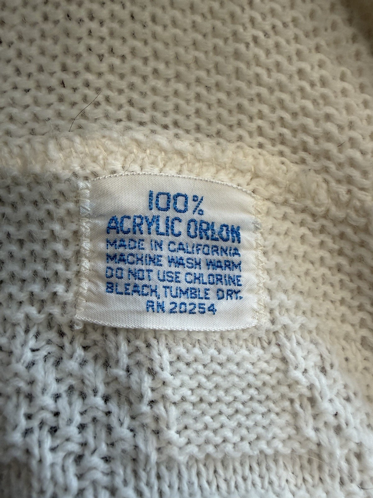 Vintage 60s Medium-Large White Cardigan Brentwood Sportswear 100% Orlon Acrylic