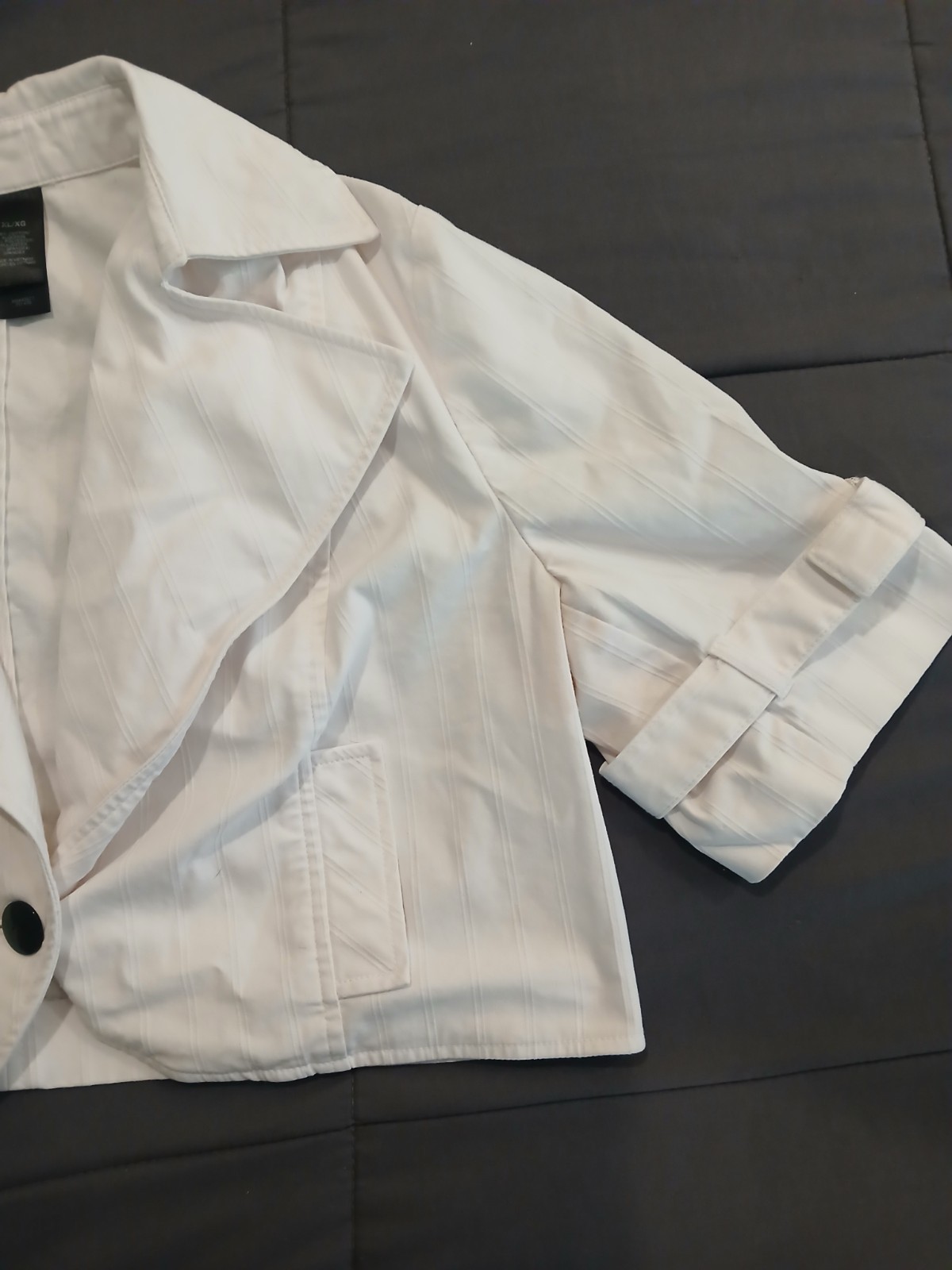 Vintage White Bisou Bisou Cropped Blazer. Women’s Size XLarge