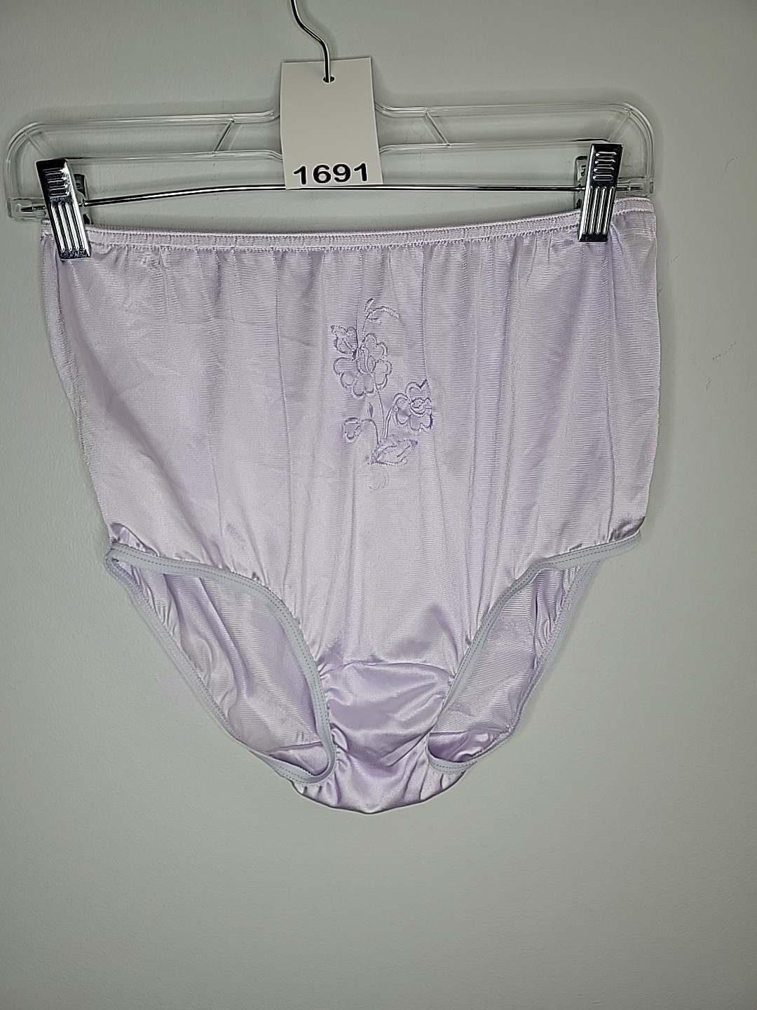 Vintage So-En Josefina 100% Nylon Lavendar Panties Embroidered/Satin Size 40-42