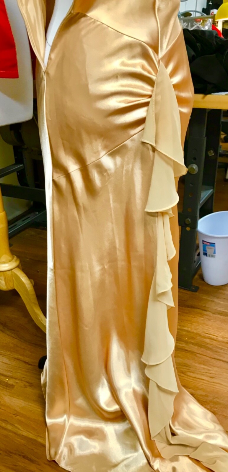 Vtg 80s Sz. 6 Ball Gown/Prom Dress. Gold Halter w/Brooch. Empire Waist. Art Deco
