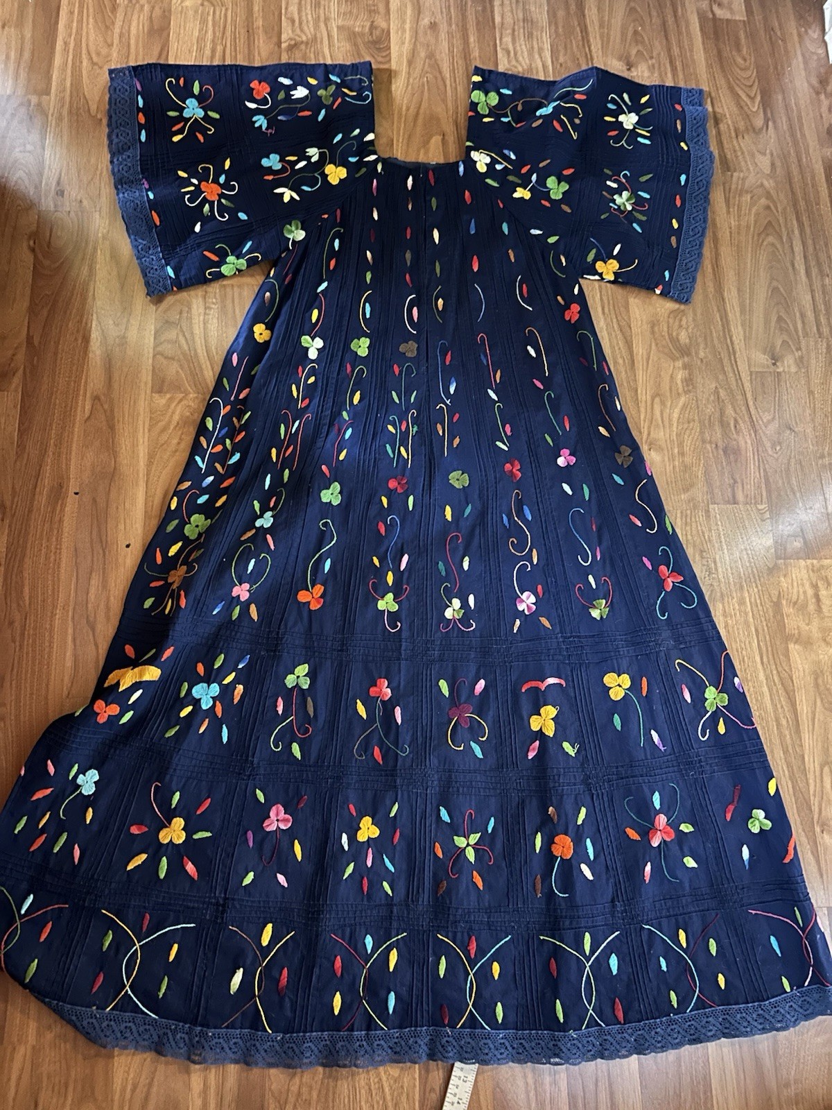Vintage Irene Pulos Style Dress Mexico Spanish Size 14 Beautiful Embroidery