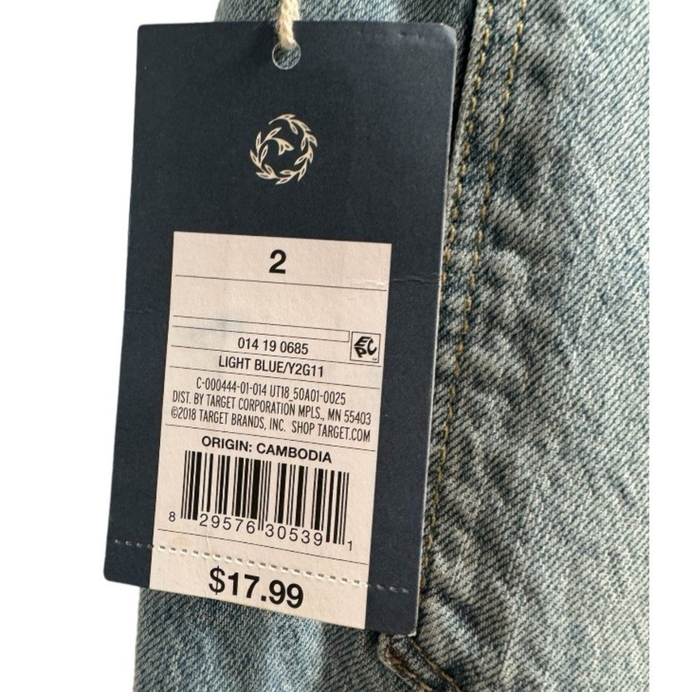 Universal Thread NWT Vintage MIDI Shorts, size 2/26R, Button -Fly Distressed