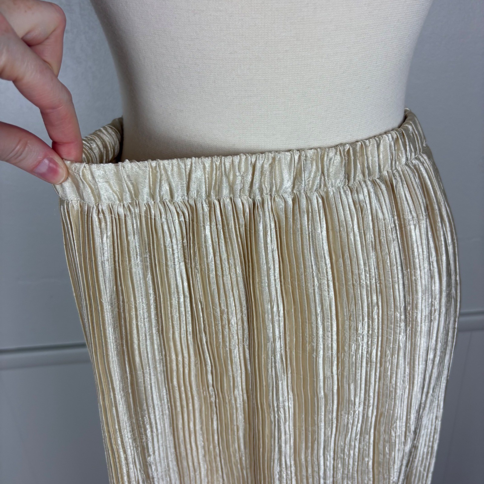 Jeanne Marc Pleated Maxi Pull On Skirt Size S (8-10) Gold Shimmer Plisse Vintage