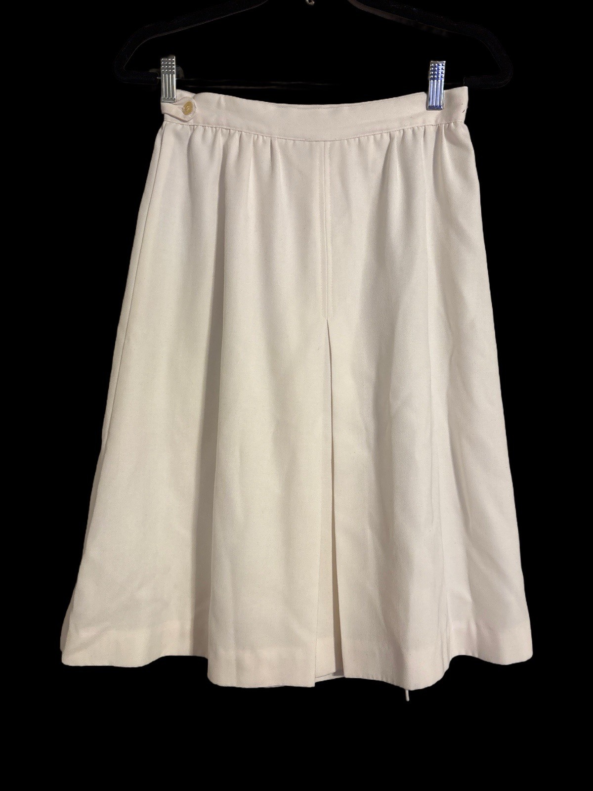 Vintage 70’s Women’s White A-Line Wrap Skirt from Pants Plus New York 14” Across