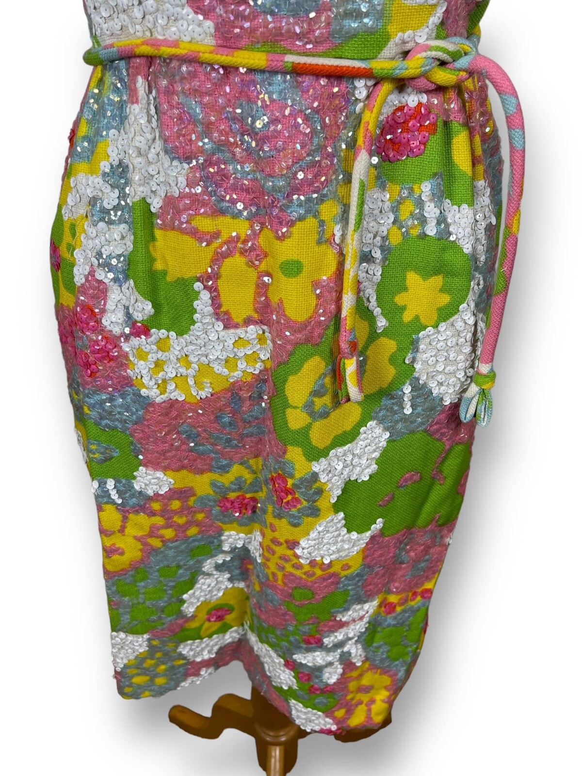 Vintage stunning sequined 1960s wiggle dress by Bain’s Las Vegas Los Angeles