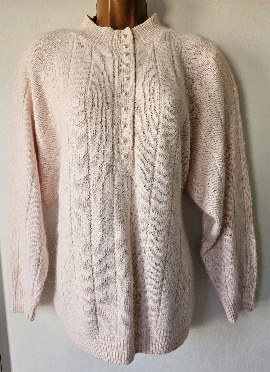 VENEZIA Vintage 80′ Silk Angora Blend Pearl Buttons Henley Sweater. Size 22/24