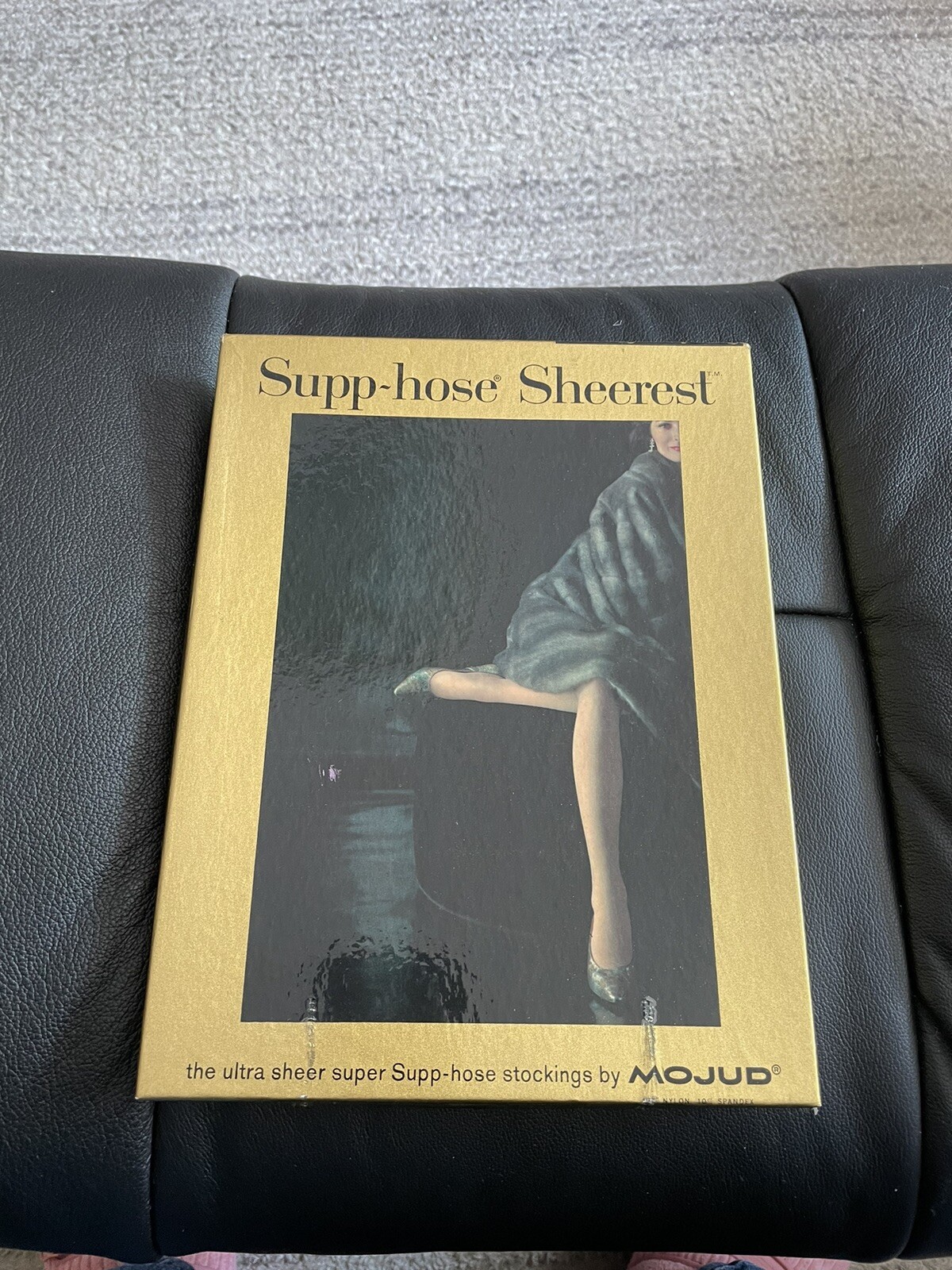 1 Pair Vintage Boxed Mojud garter stockings Flat Knit 8 1/2-9 Demure
