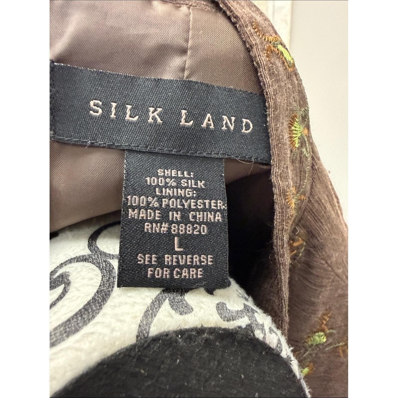 Vintage Y2K Silk Land Embroidered Silk Jacket