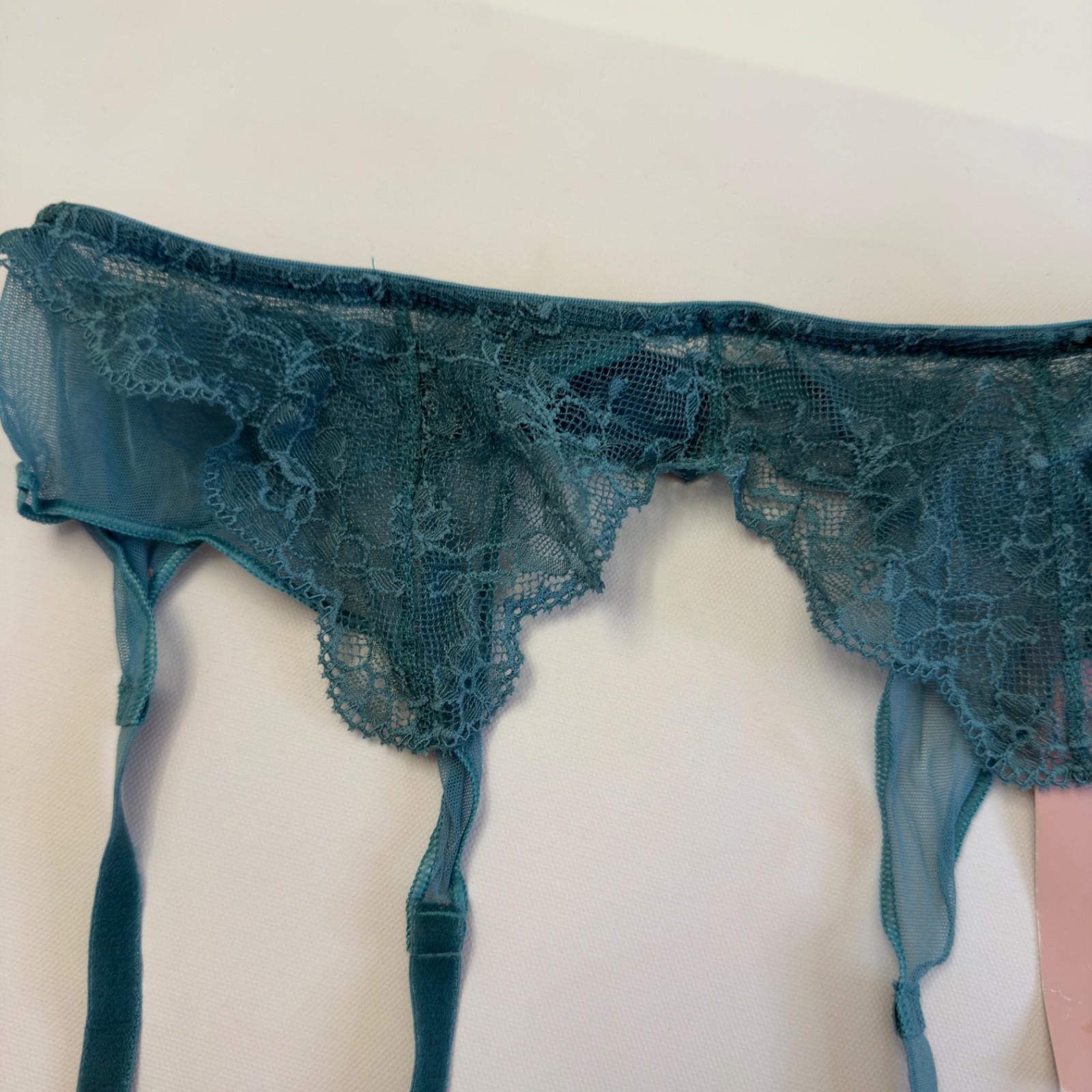 GUESS Women’s Lace Suspender Belt Garter Belt Green Size XL / EU 46 Nwt.
