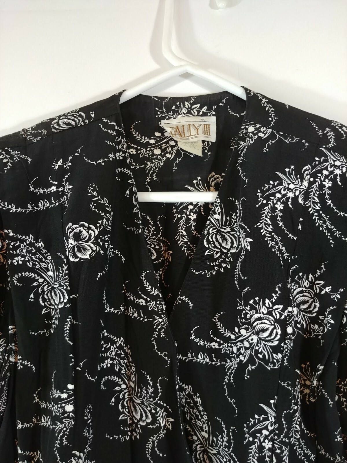 Vintage Sally III USA 1980s 2-pc. Skirt/Jacket Suit, Size 14, Black/White Floral