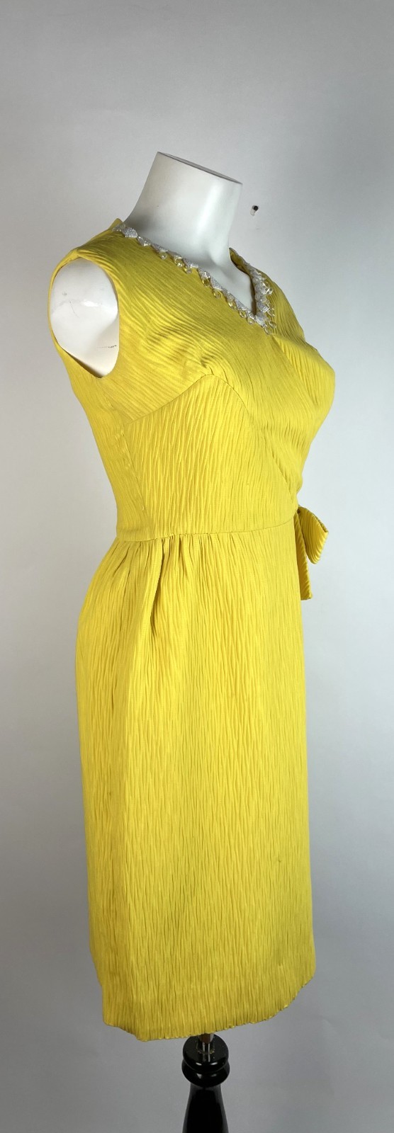 Vtg 60s Mod Canary Yellow CARNIVAL sheath dress + Bow and Appliques S 32″ Bust