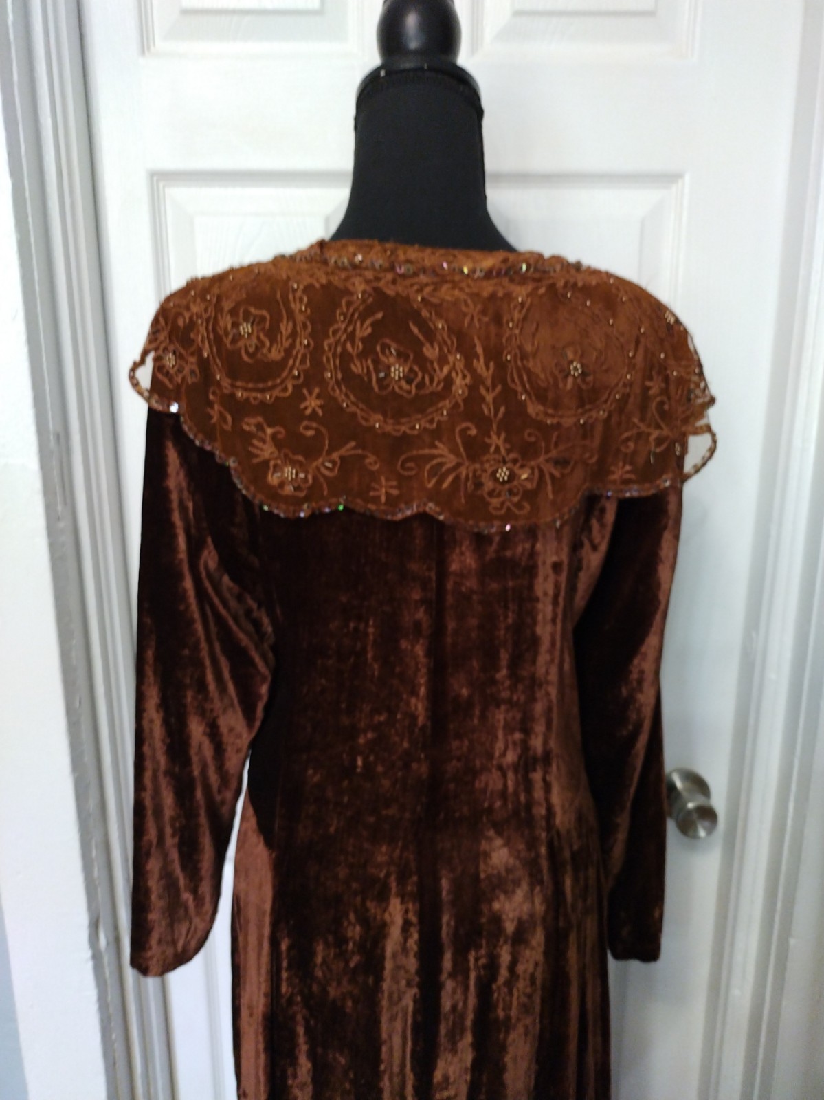 Vintage NOSTALGIA Brown Velvet w/Beaded Lace 3/4 Lenth Elegant Dress Size M