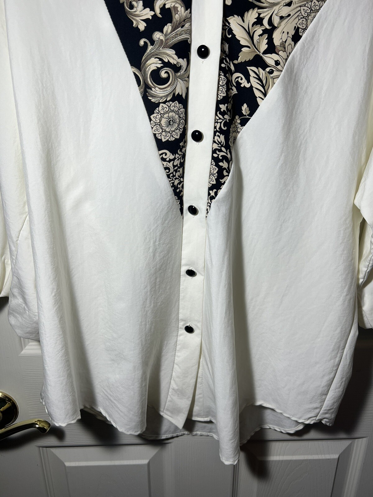 My Kinda Gal VTG Cream Blouse Black Paisley Shoulder Pads Sz L Granny core