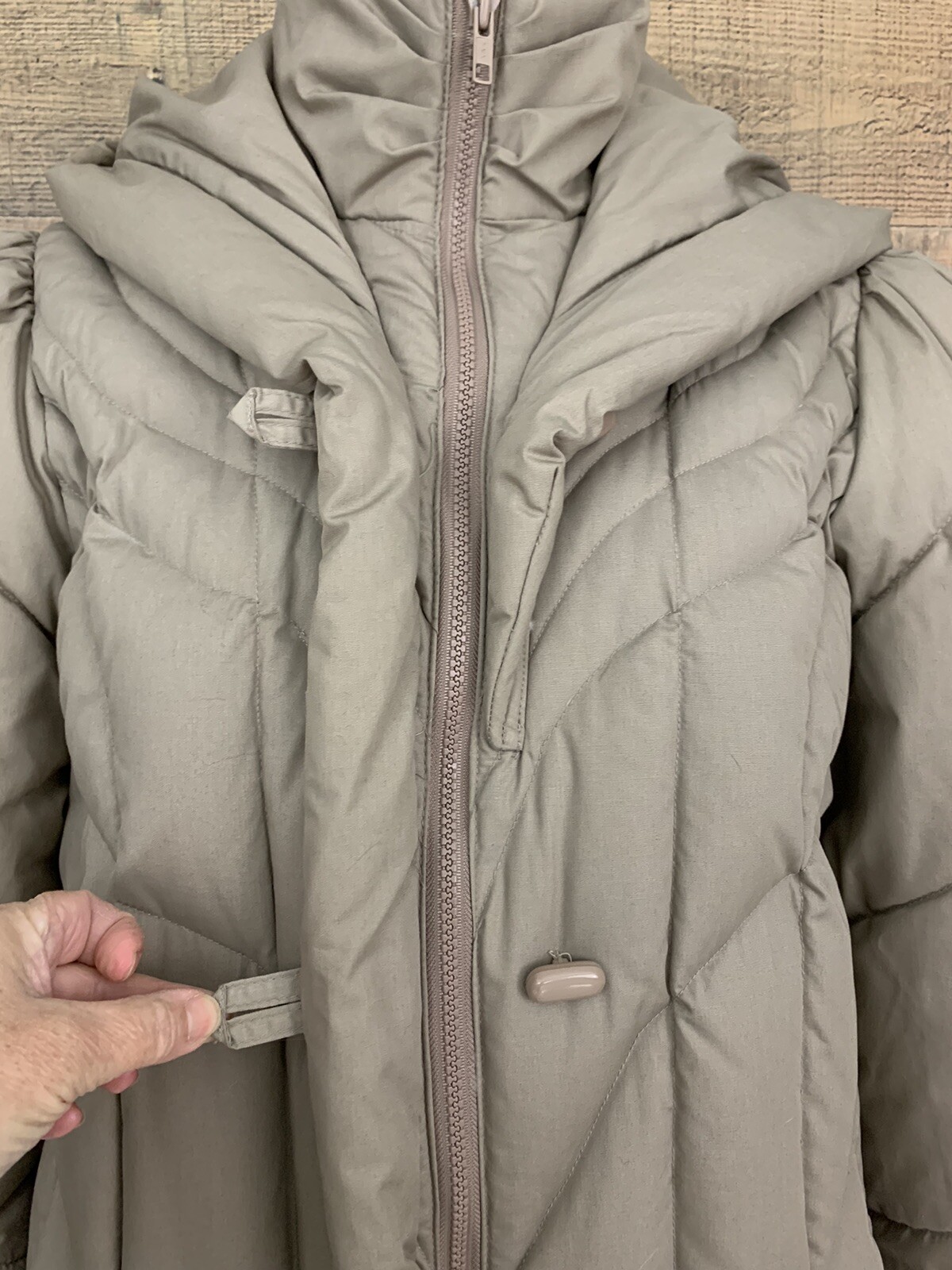 Vintage 1980’s Foxland Lanson Quilted Down Filled Coat Size Large Hooded