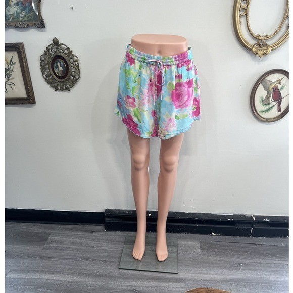Rococo Sand Floral Scalloped Hem Shorts – Size Large