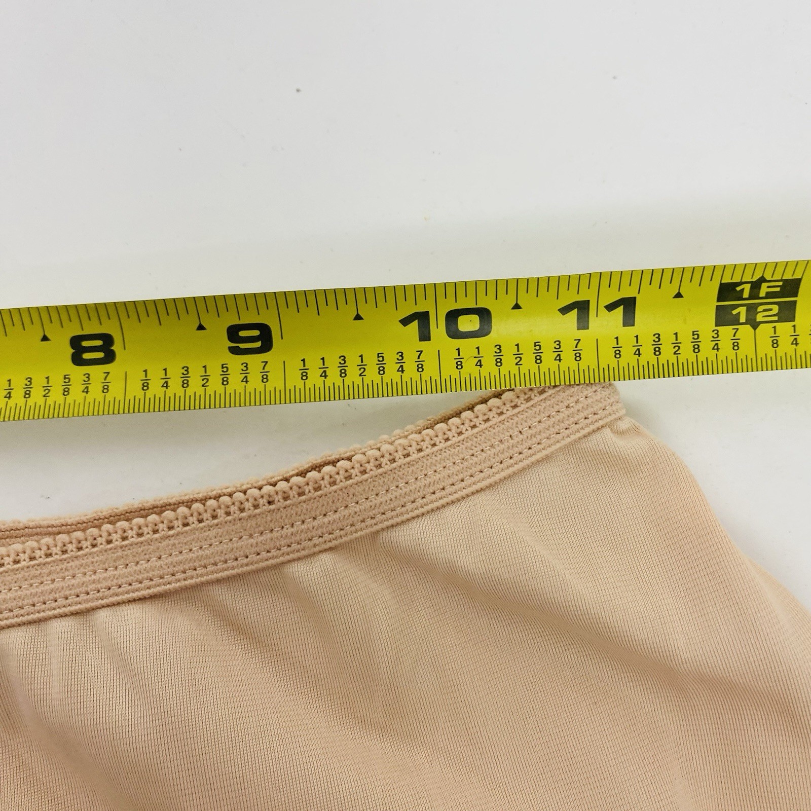 Gossard Artemis Size Small Style 9014 100% Antron III Nylon Beige Slip USA made