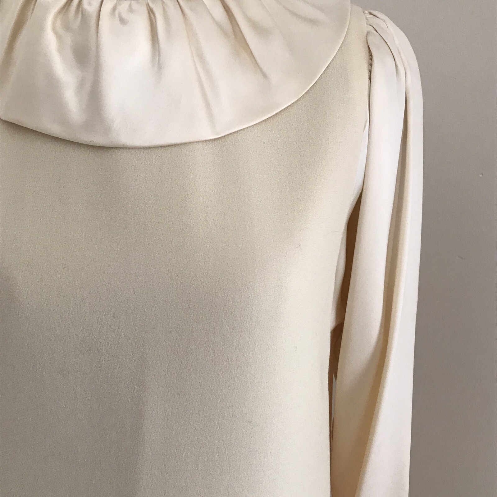 1980’s Moroci Dress Cream Crepe Satin Collar and Long Sleeve 6