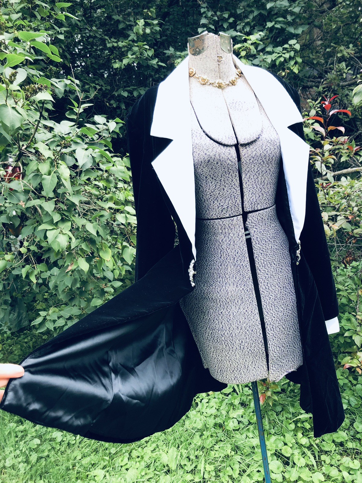 Vintage 1980’s Jessica McClintock Velvet Riding Coat Victorian Style 38” Jewels