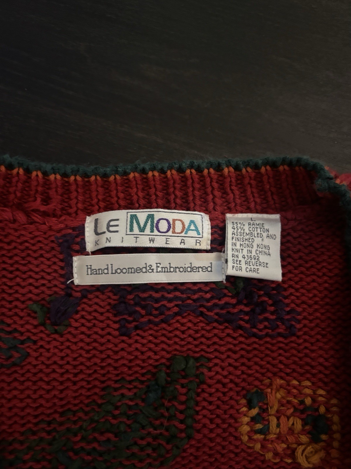 1980s/1990s La Moda Knitwear Button Up Cardigan Sweater With Fall Leaves Size L