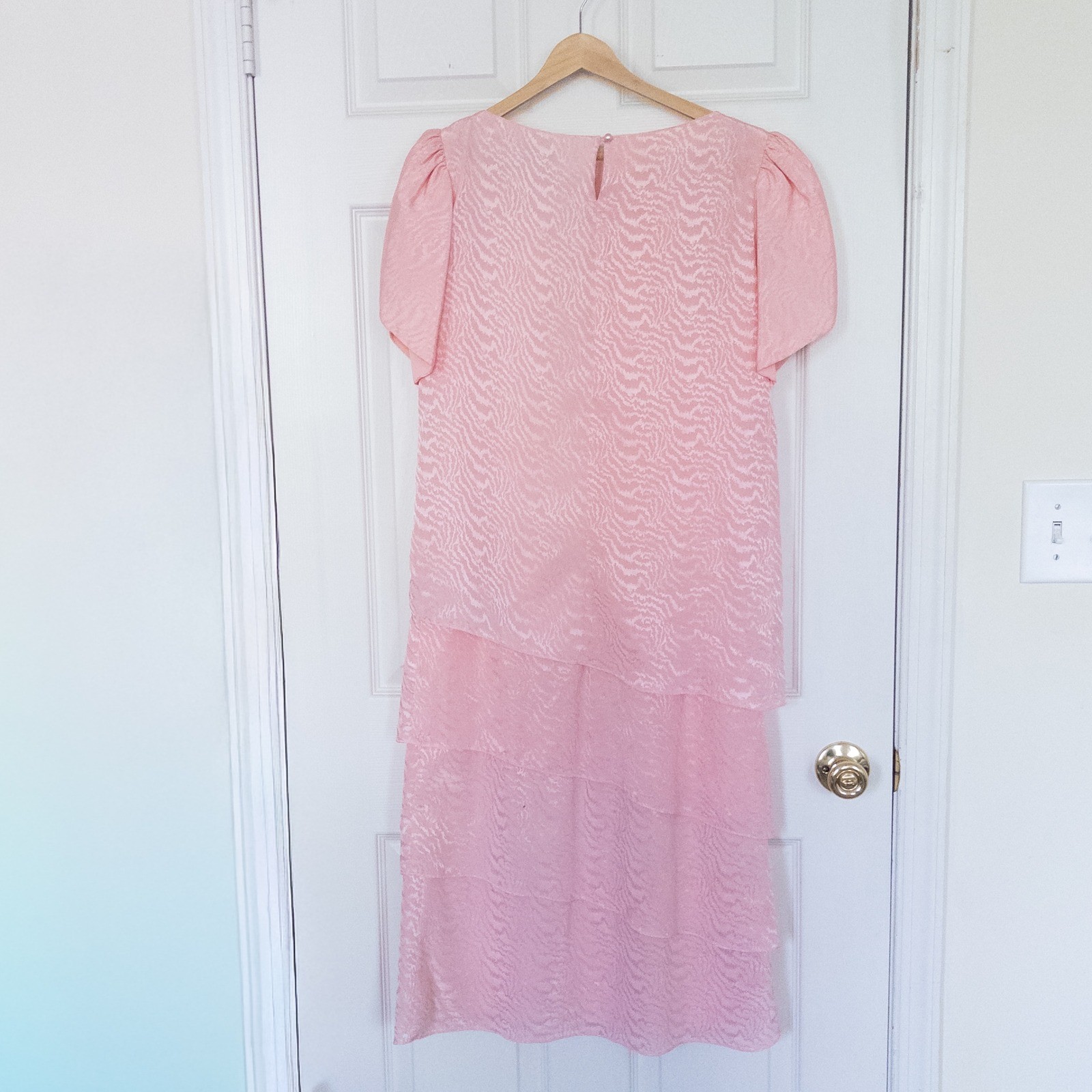 Lizzy & Johnny Dress Women 8 Pink Vintage Tiered Puff Sleeve Midi Dress