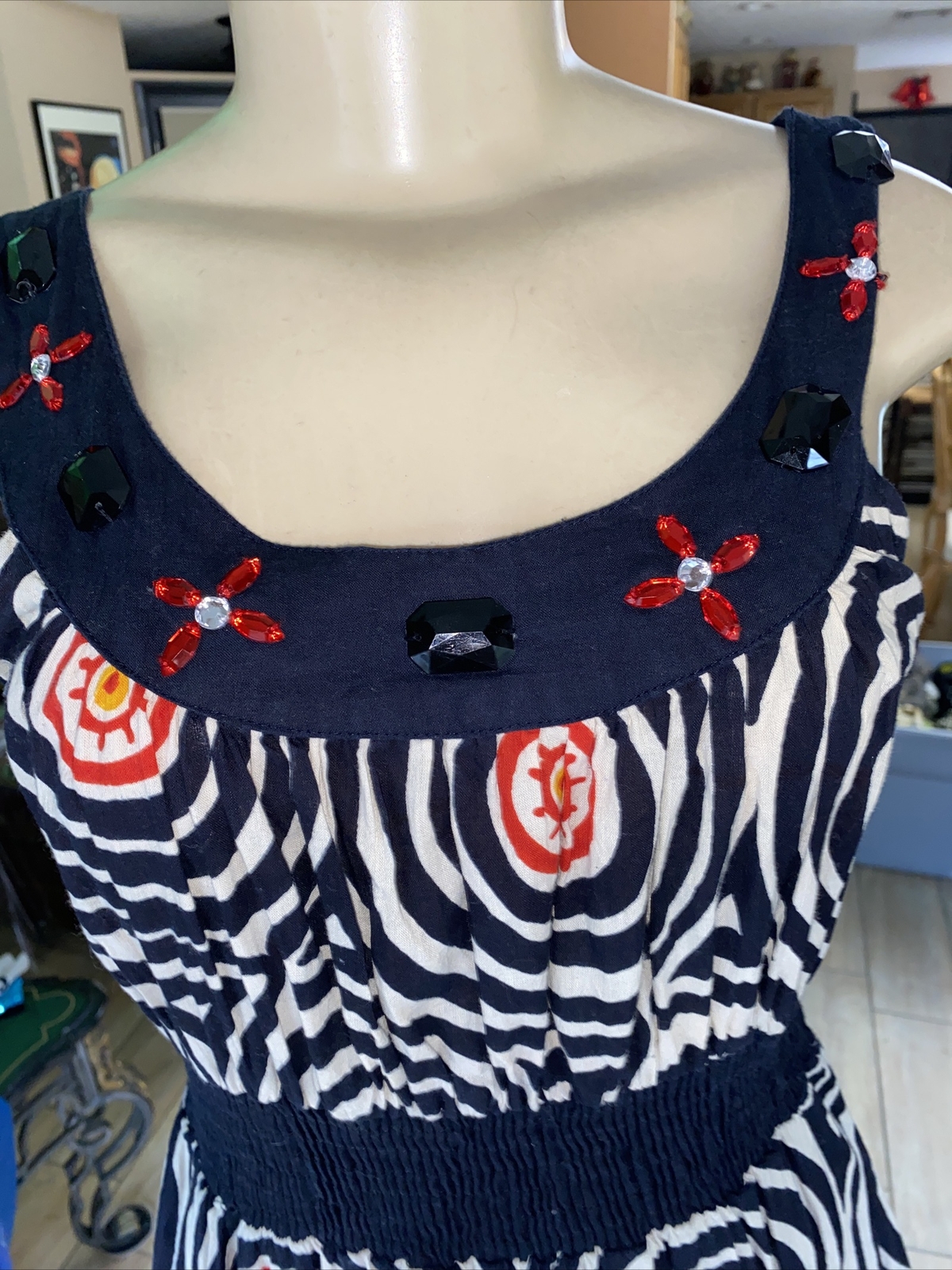 VTG PSYCHEDELIC B/W SWIRLS EMPIRE ELASTIC WAIST JEWELS NECKLINE DRESS M ngg