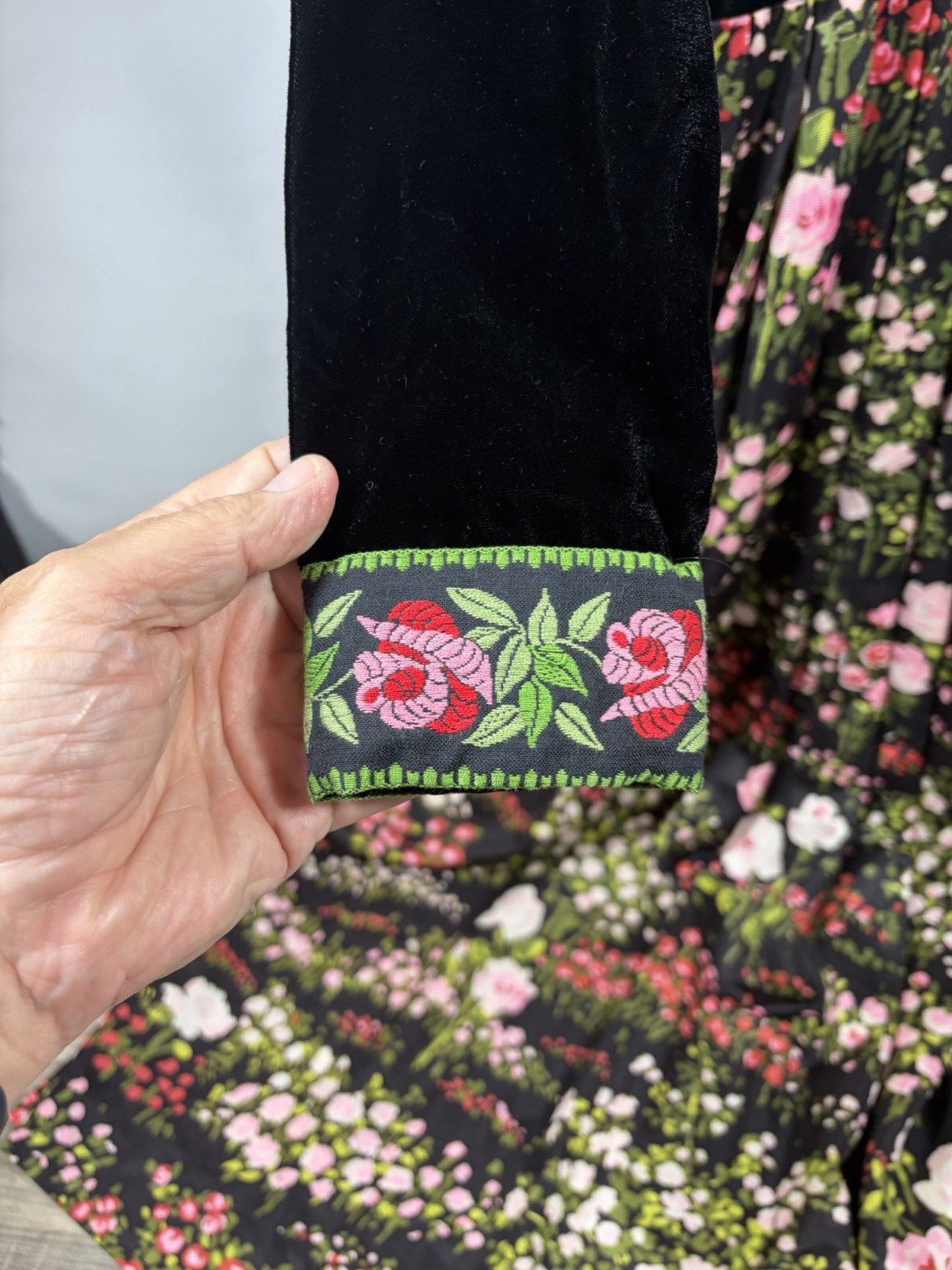 Vintage R&K Velvet & Floral maxi dress 1970s SIZE 12 See Measurements In Photos