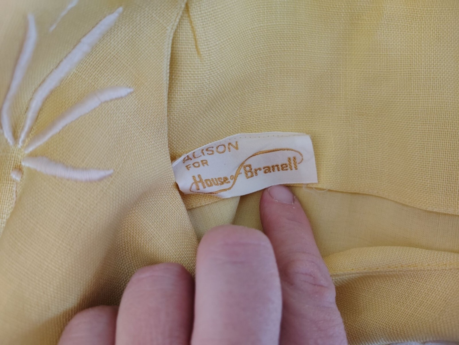 Vtg Bergdorf Goodman House of Branell Yellow Shift Dress Sz 16 Flower Embroidery