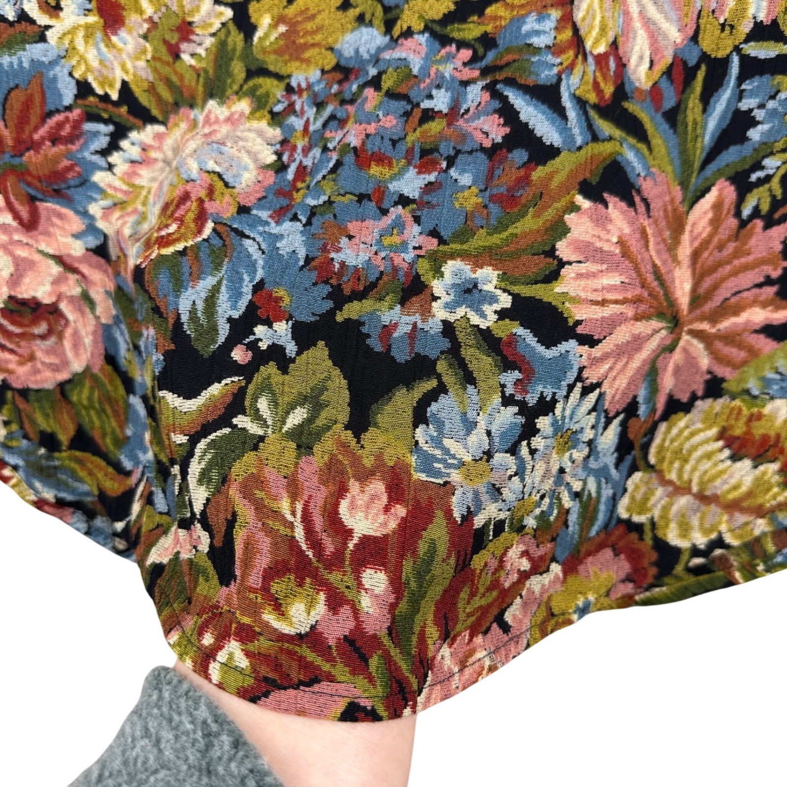 Platinum by Dorothy Schoelen VTG Made in USA Floral Tapestry Print Blouse Med