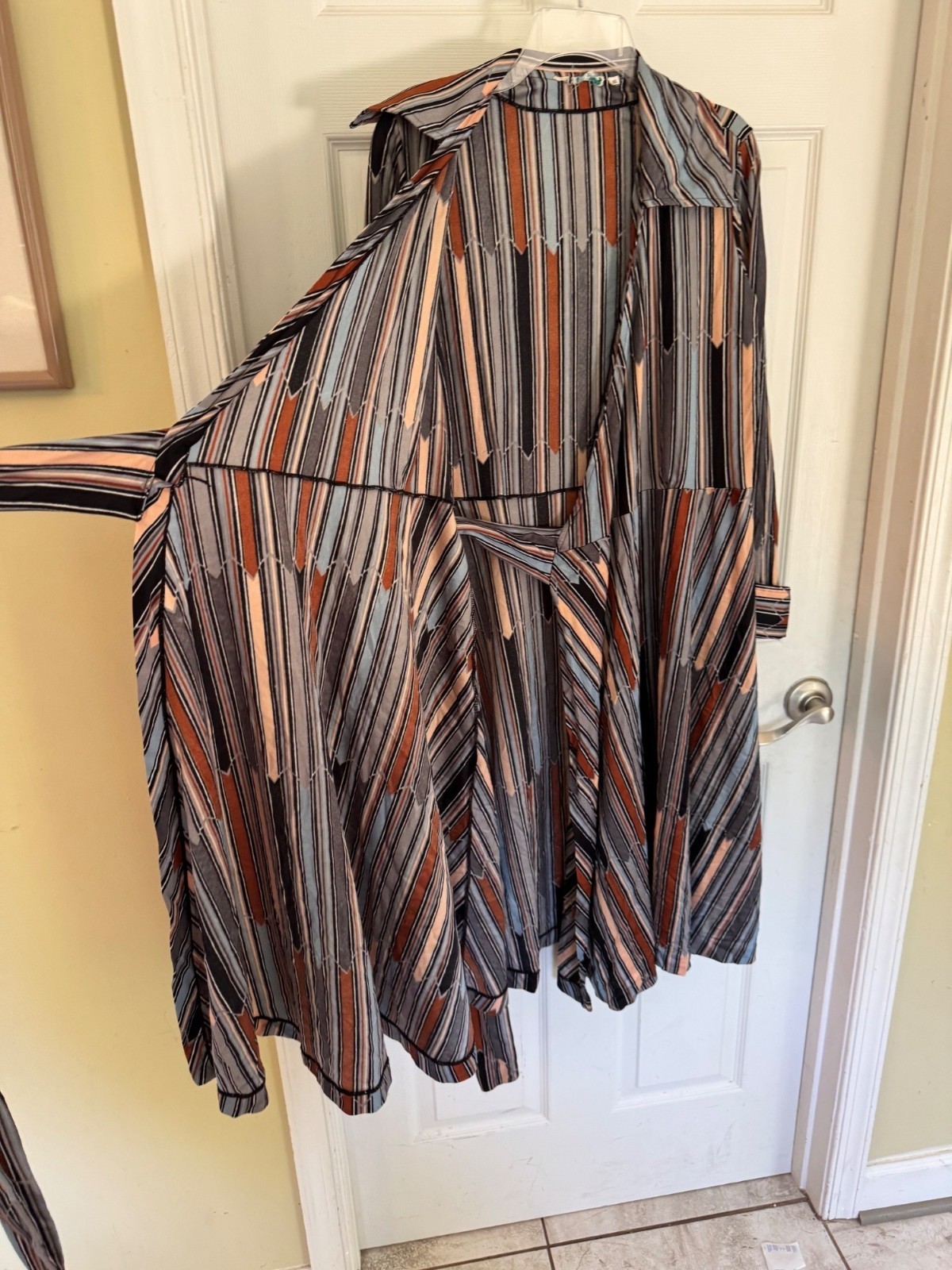 70s Vintage Striped Wrap Dress Cuffs Neutral Brown Blue Tan Stripes Stretchy 16