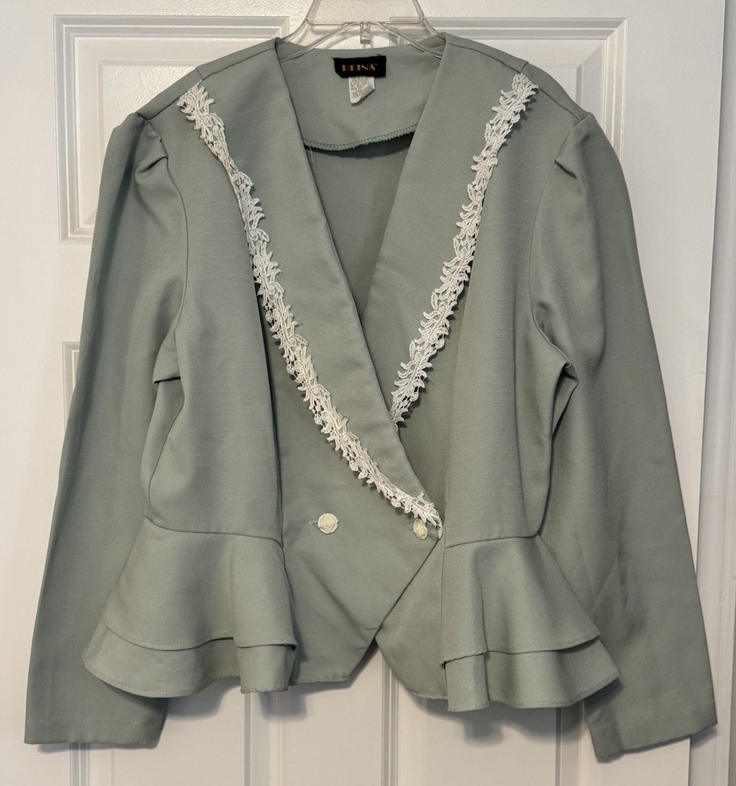 Vintage Reina Rose Button Lace Ruffle Detail Two Piece Mint Blazer Skirt Sz 18