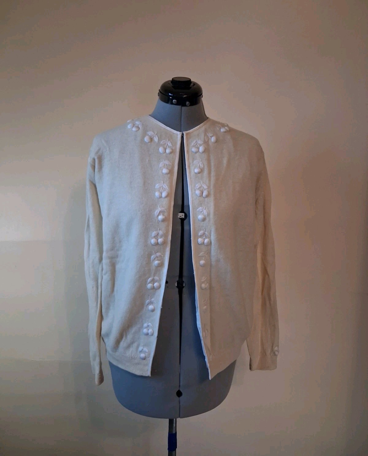 1950s Cardigan, Cherry Embroidered White And Cream Size M/L Lined Rockabilly 46